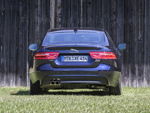 20152.0T 200PS R-SPORT w^