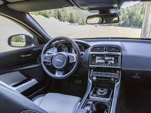 20152.0T 200PS R-SPORT п؅^