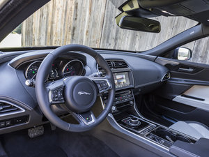 20152.0T 200PS R-SPORT п؅^