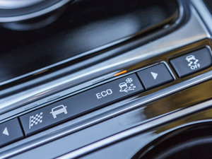 20152.0T 200PS R-SPORT п؅^