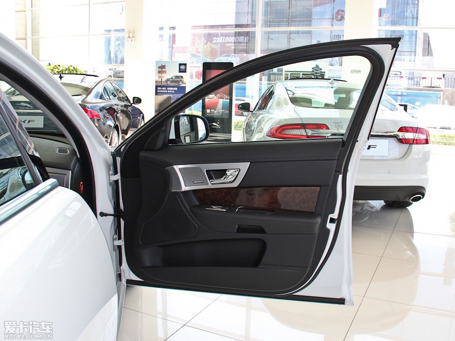 2015ݱXF Sportbrake 2.0T A