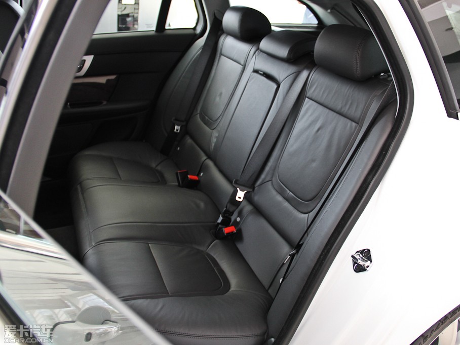 2015ݱXF Sportbrake 2.0T A