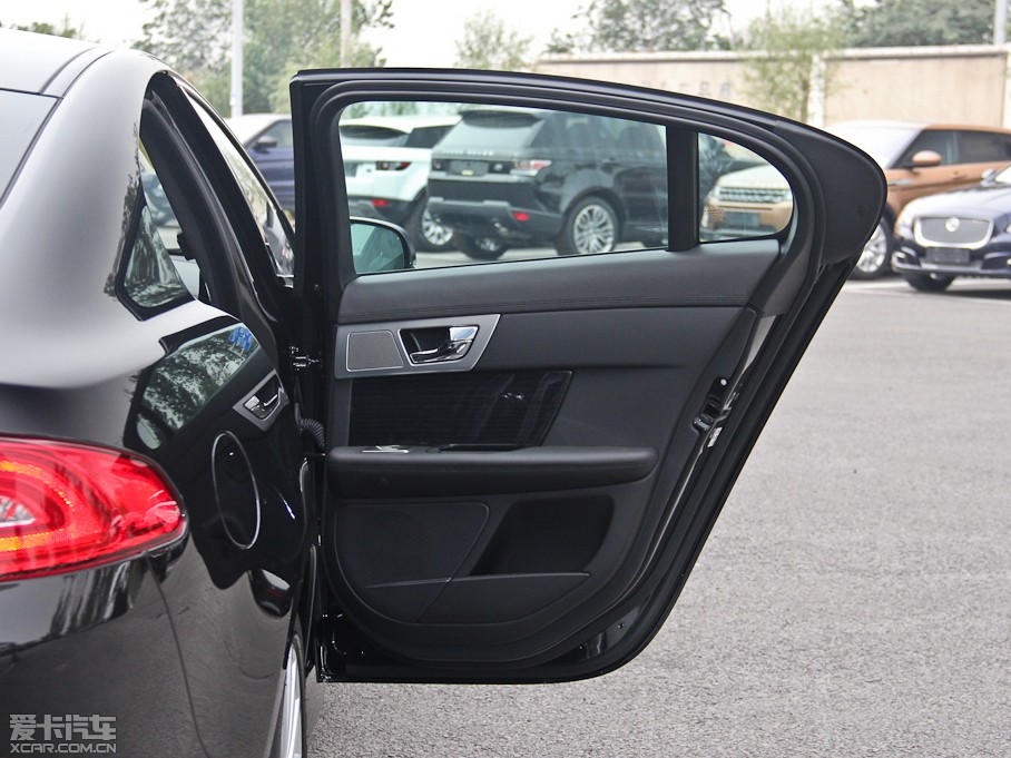 2015ݱXF 3.0 SC R-Sport A