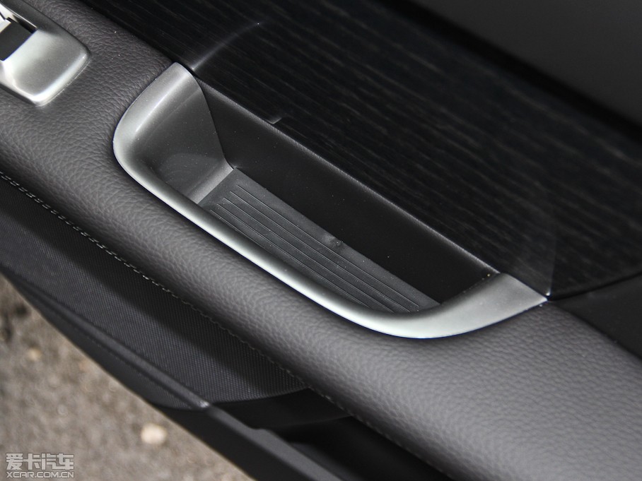 2015ݱXF 3.0 SC R-Sport A