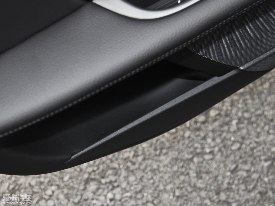 2015ݱXF 3.0 SC R-Sport A