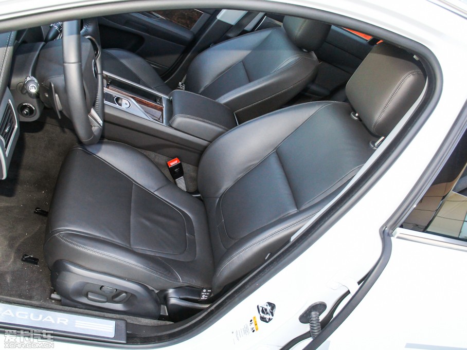 2015ݱXF Sportbrake 2.0T A