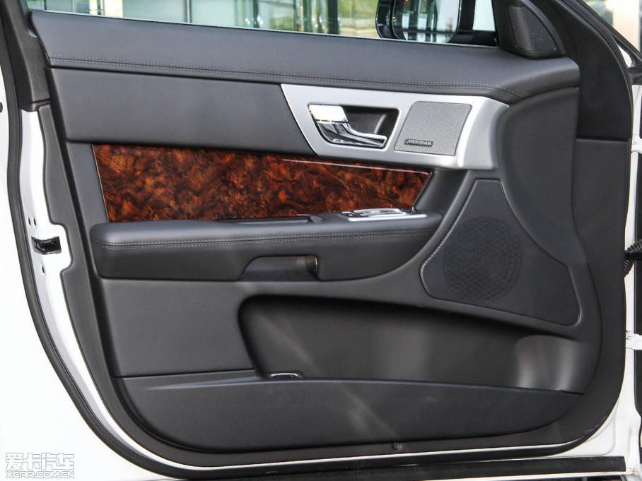 2015ݱXF Sportbrake 2.0T A