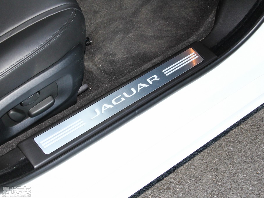 2015ݱXF Sportbrake 2.0T A