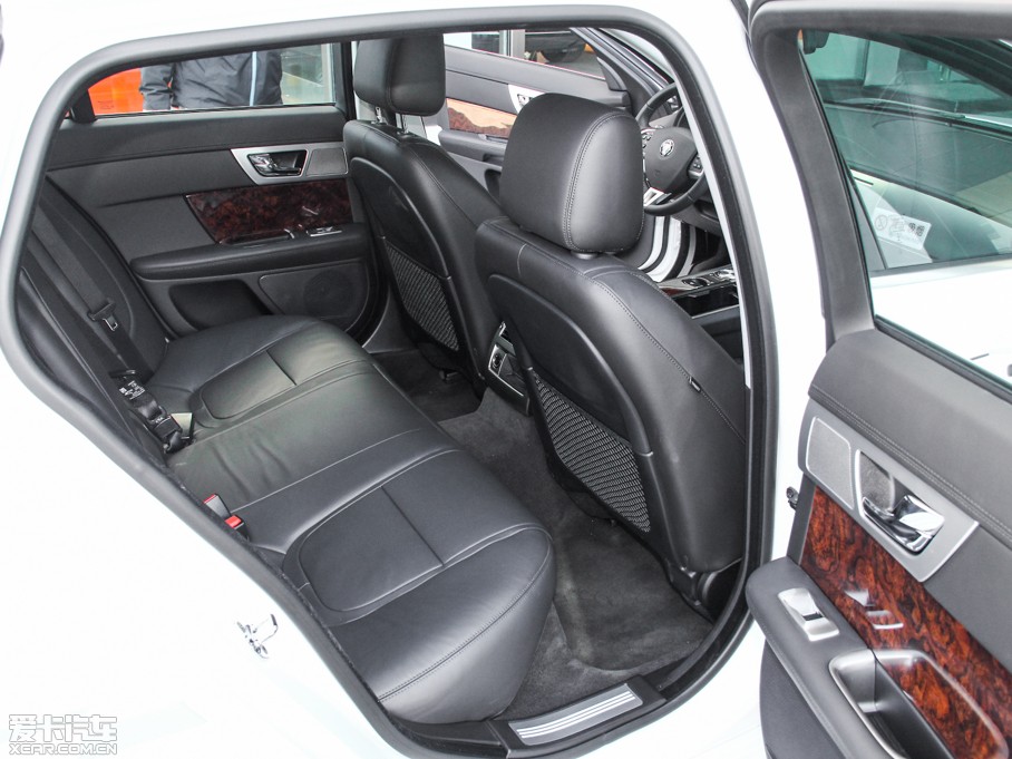 2015ݱXF Sportbrake 2.0T A