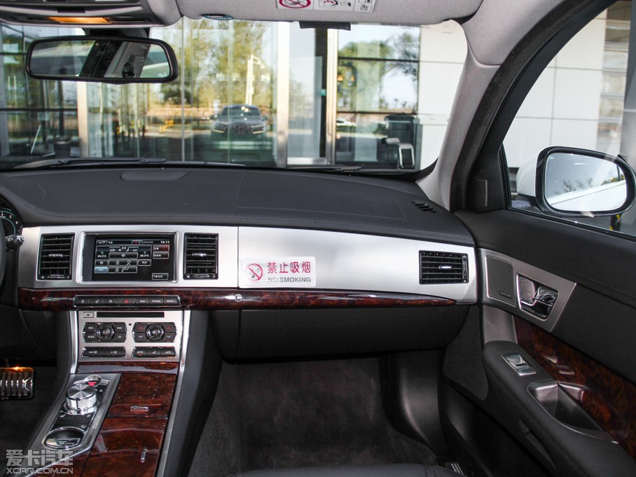 2015ݱXF Sportbrake 2.0T A