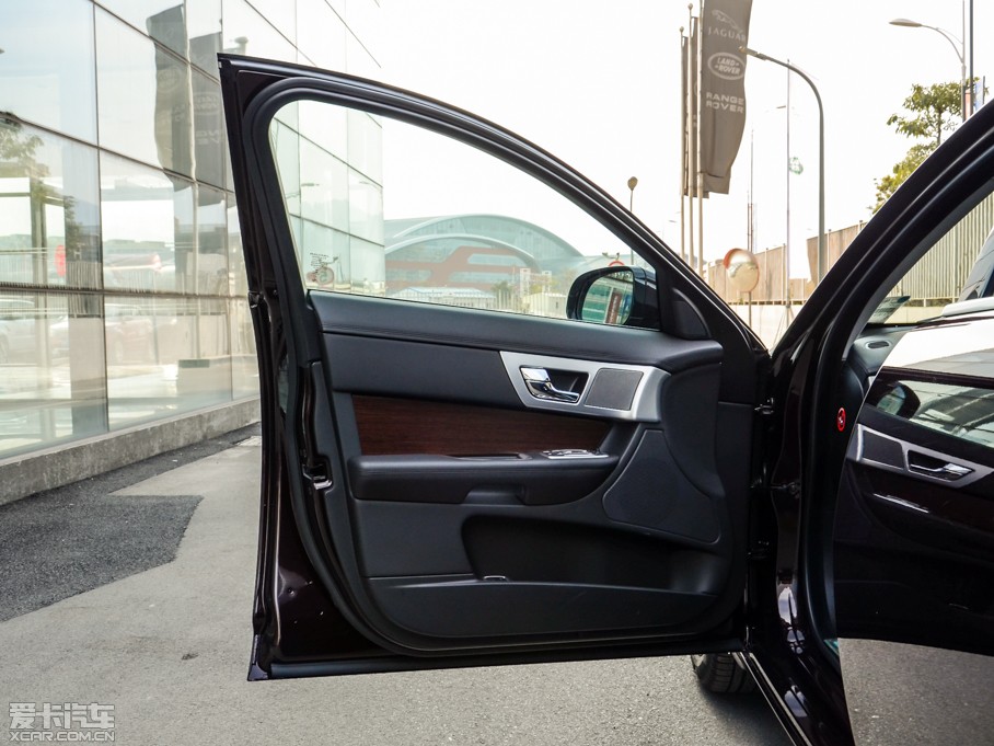 2015ݱXF Sportbrake 2.0T LA