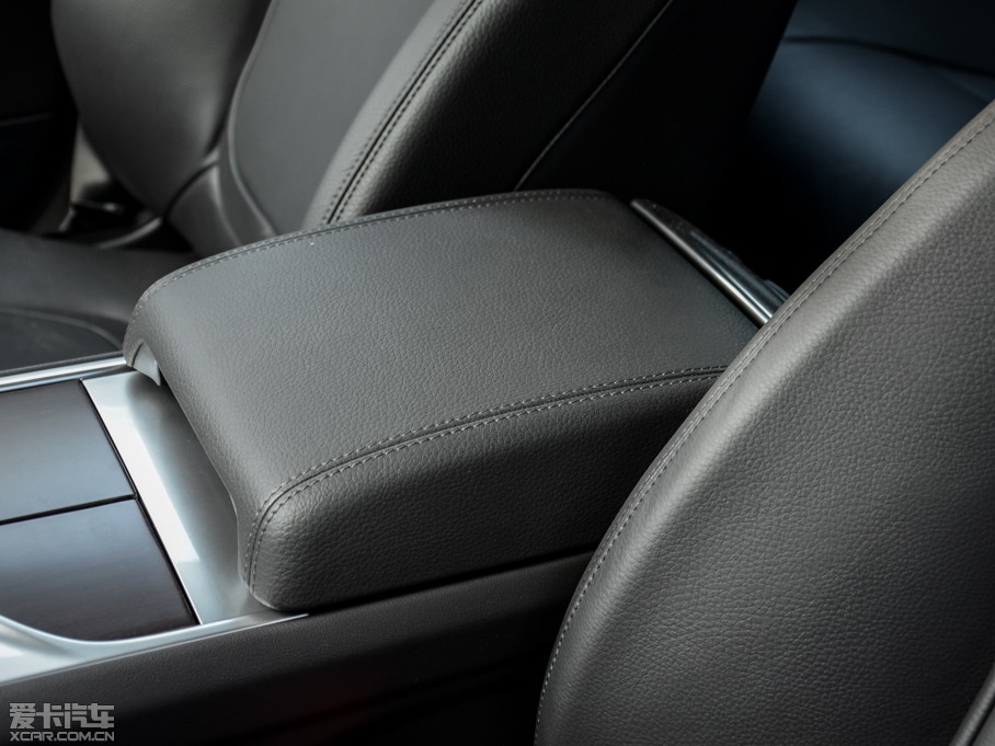 2015ݱXF Sportbrake 2.0T LA