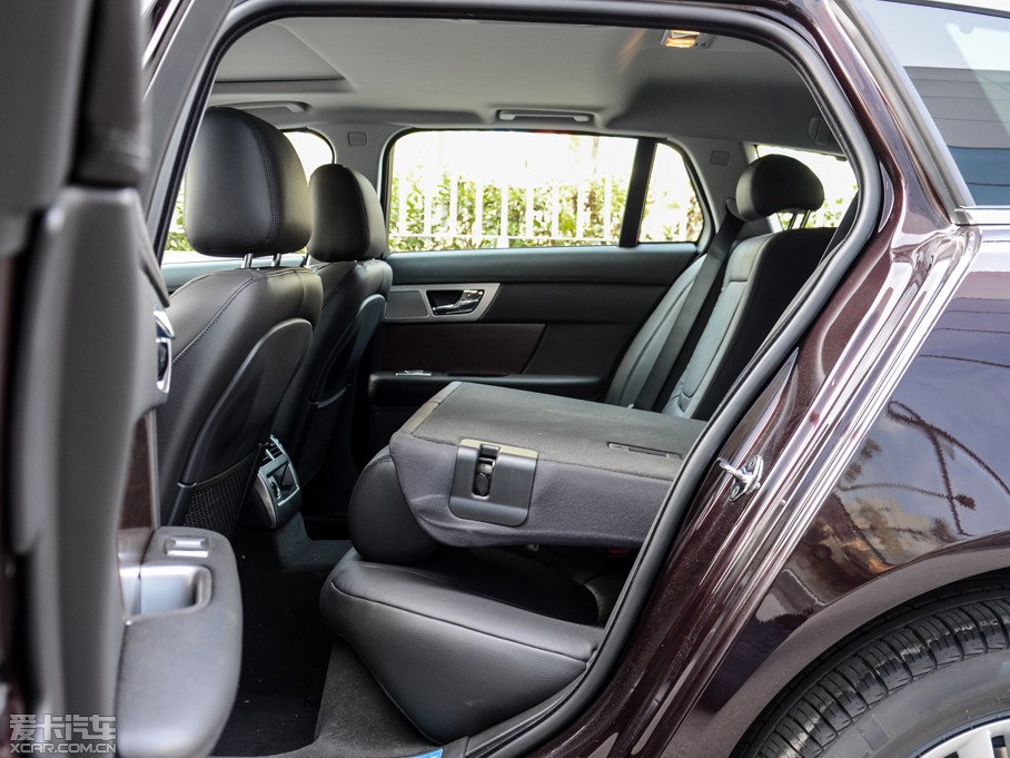 2015ݱXF Sportbrake 2.0T LA