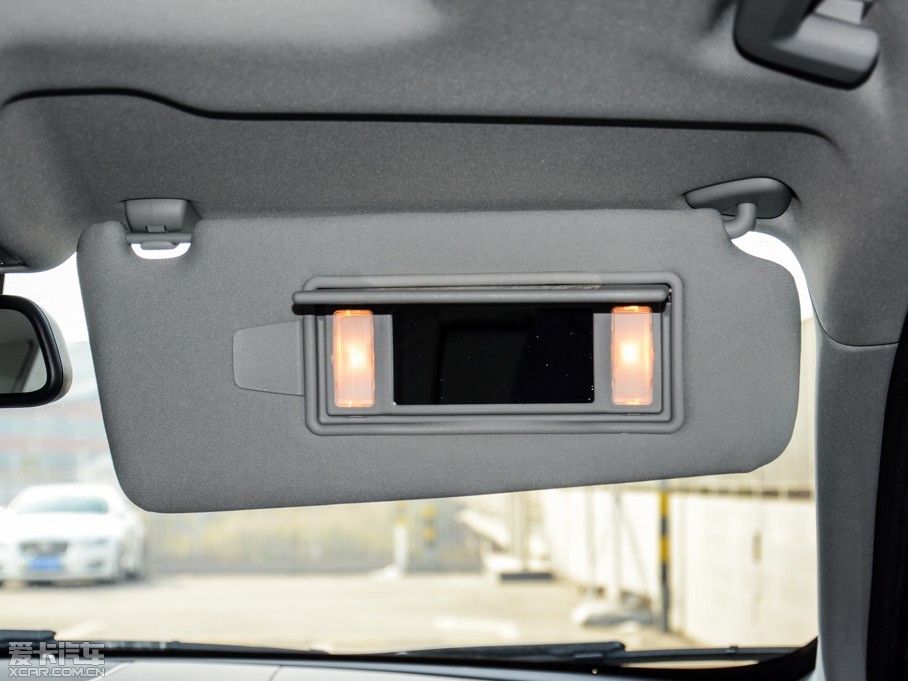 2015ݱXF Sportbrake 2.0T LA