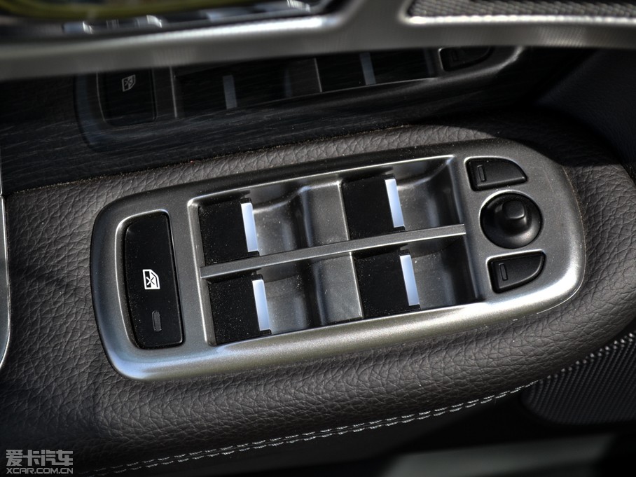 2015ݱXF 3.0 SC R-Sport LA