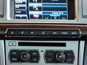 2015款80周年典藏版 2.0T 风华版 中控区