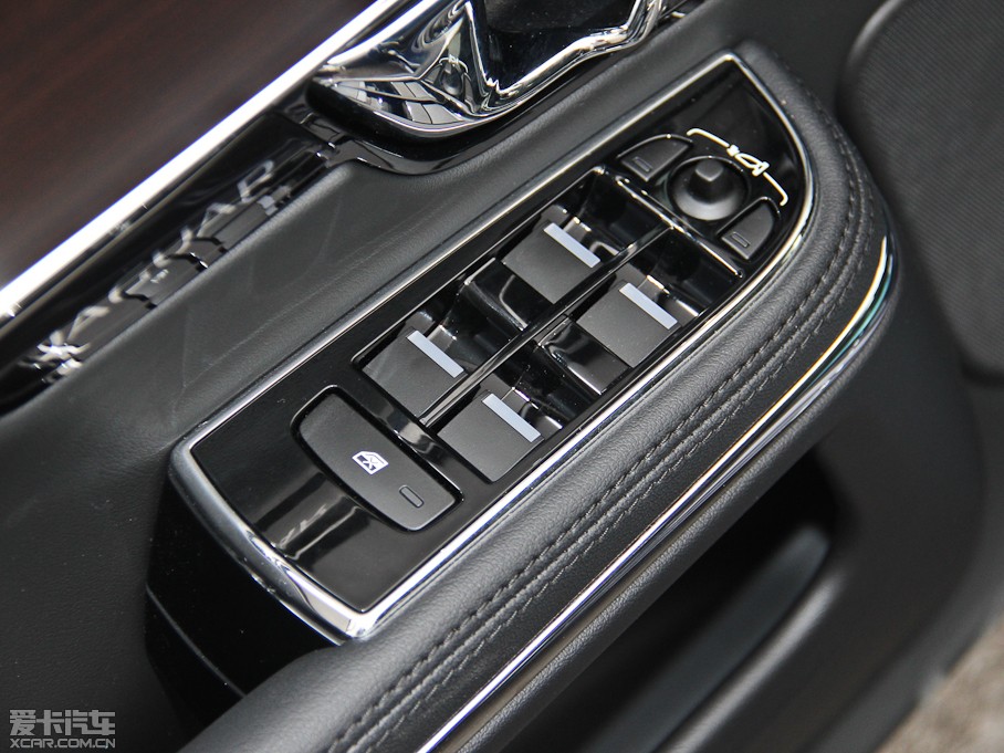 2015ݱXJ 2.0Ti ̄(w)