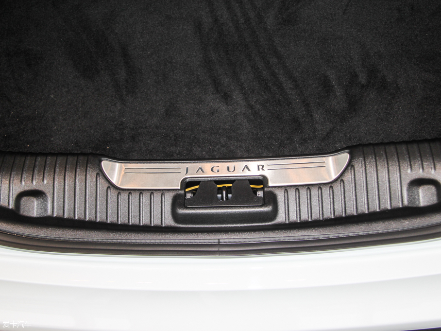 2015ݱXJ 80ذ 3.0T ȫ̄(w)