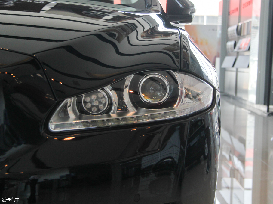 2015ݱXJ 3.0L S/C Ş̄(w) (q)