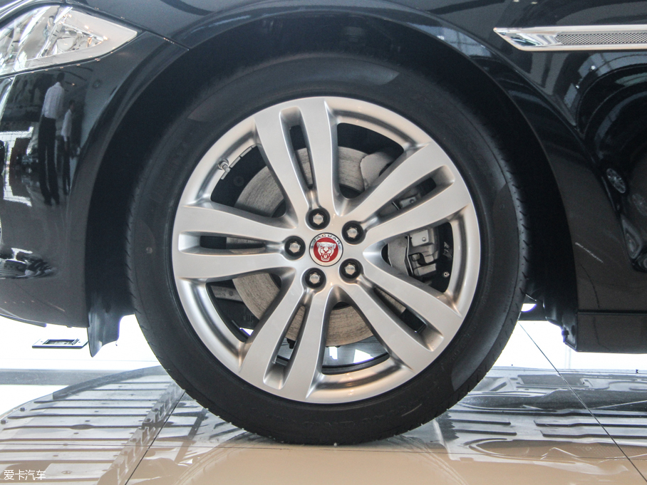 2015ݱXJ 3.0L S/C Ş̄(w) (q)