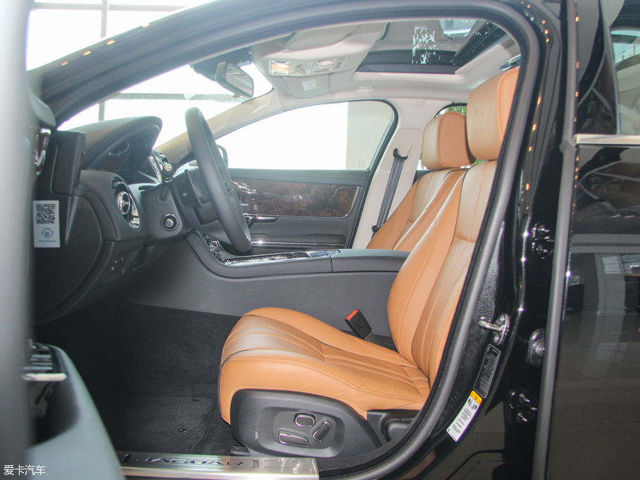 2015ݱXJ 3.0L S/C Ş̄(w) (q)