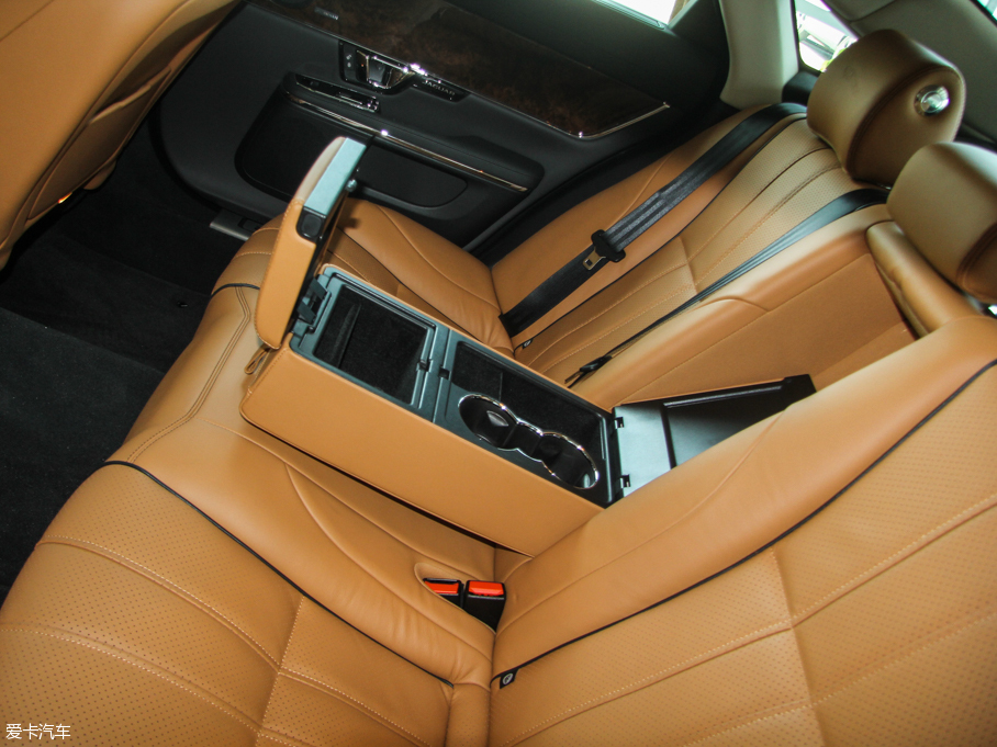 2015ݱXJ 3.0L S/C Ş̄(w) (q)