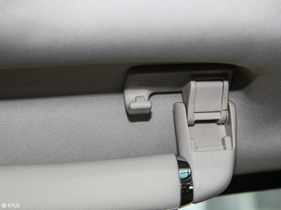 2015ݱXJ 3.0L S/C Ş̄(w) (q)