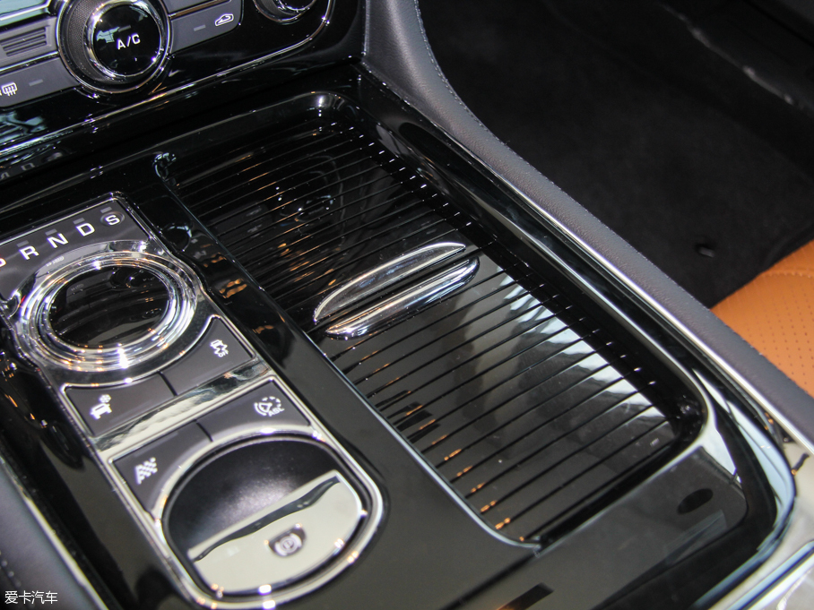 2015ݱXJ 3.0L S/C Ş̄(w) (q)