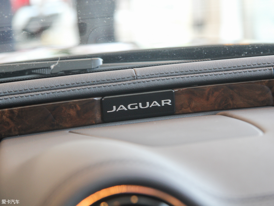 2015ݱXJ 3.0L S/C Ş̄(w) (q)