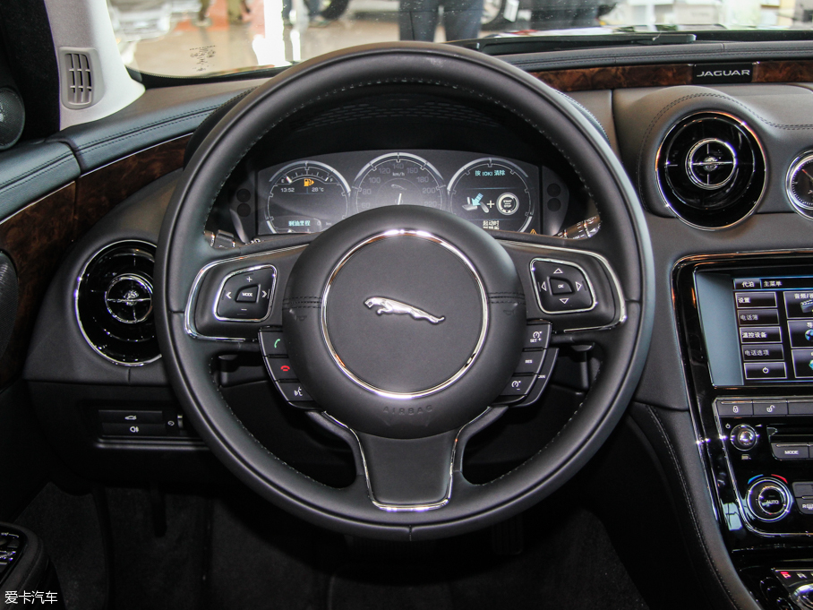 2015ݱXJ 3.0L S/C Ş̄(w) (q)