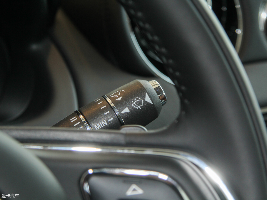 2015ݱXJ 3.0L S/C Ş̄(w) (q)