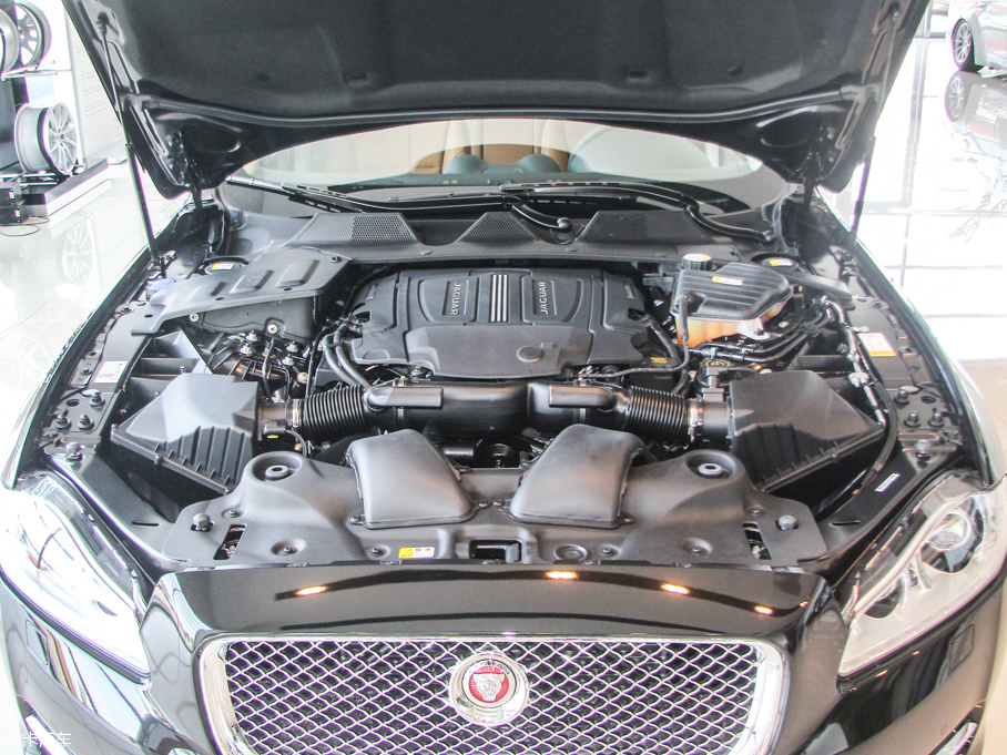 2015ݱXJ 3.0L S/C Ş̄(w) (q)