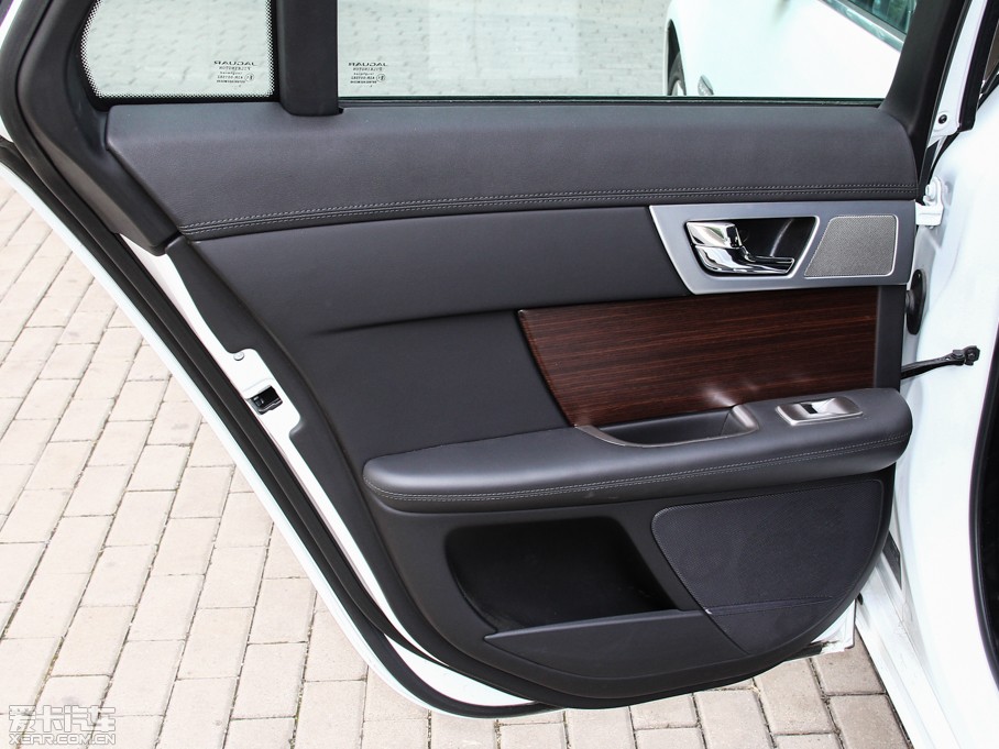 2015ݱXF Sportbrake 2.0T A