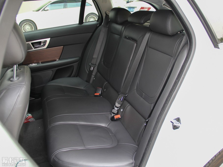 2015ݱXF Sportbrake 2.0T A