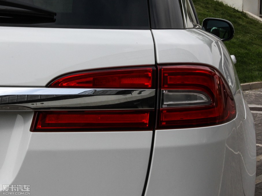 2015ݱXF Sportbrake 2.0T A