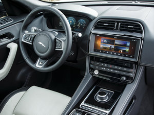 2016款2.0d R-Sport AWD Diesel 中控区