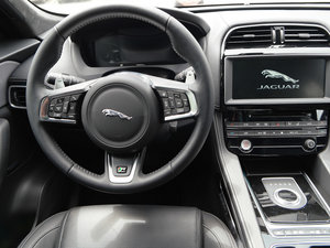 2016款2.0d R-Sport AWD Diesel 中控区