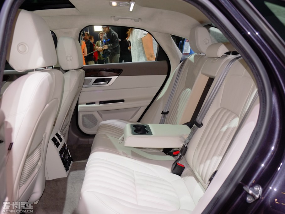 2016ݱXF 3.0T R-Sport\Ӱ