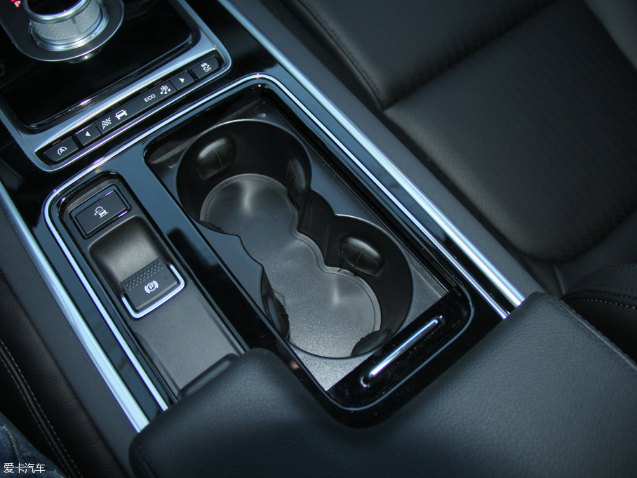 2016��ݱ�XF 3.0T ����L�A��