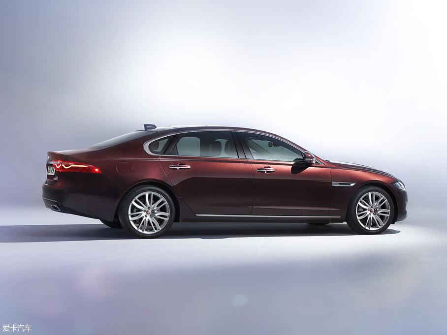 2017��ݱ�XFL 2.0T 200PS �L�A��