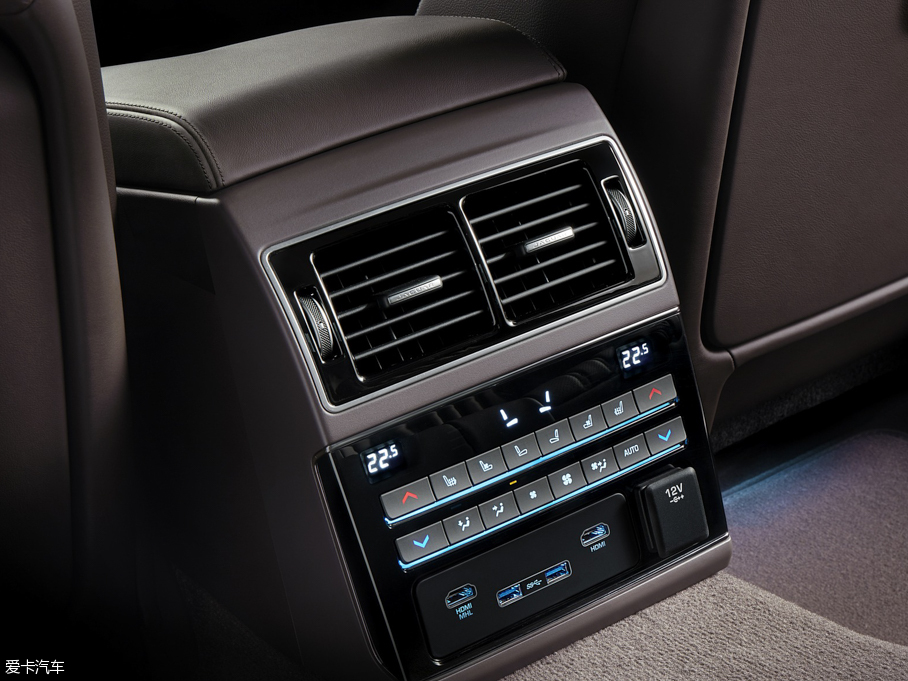 2017��ݱ�XFL 2.0T 200PS �L�A��