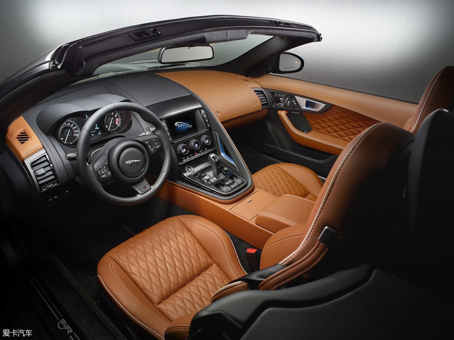 2016��ݱ�F-TYPE SVR Convertible