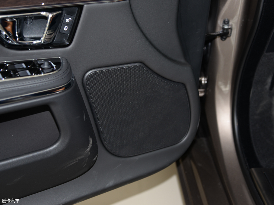 2016��ݱ�XJ L 3.0 SC ��������̄հ�