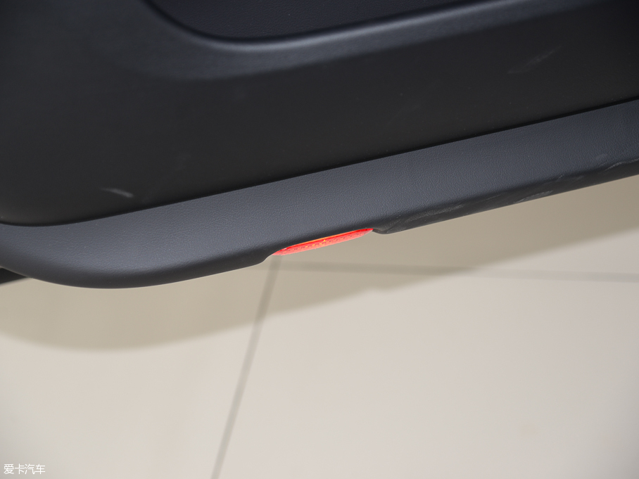 2016��ݱ�XJ L 3.0 SC ��������̄հ�