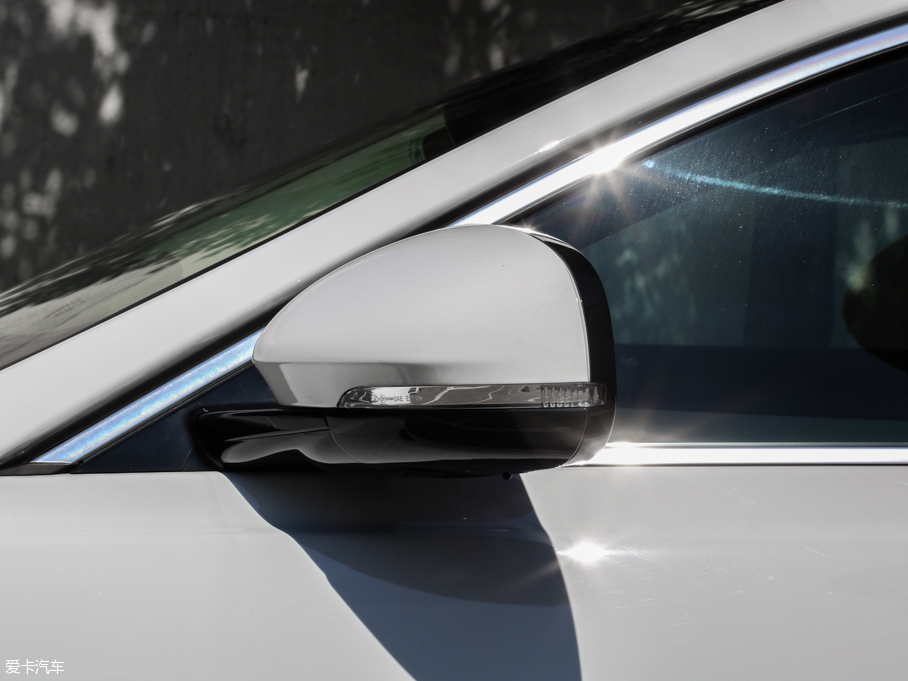 2017ݱXE 2.0T 200PS R-SPORT