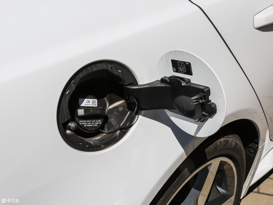 2017ݱXE 2.0T 200PS R-SPORT