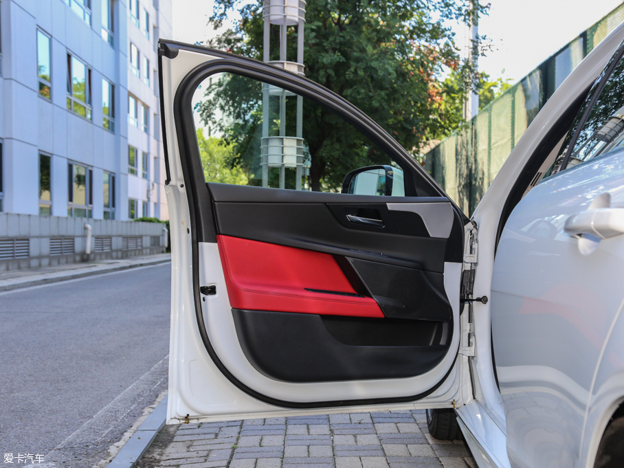 2017ݱXE 2.0T 200PS R-SPORT