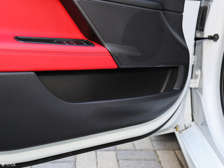 2017ݱXE 2.0T 200PS R-SPORT