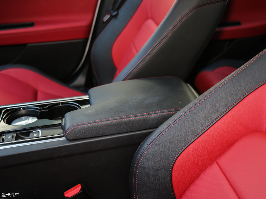 2017ݱXE 2.0T 200PS R-SPORT