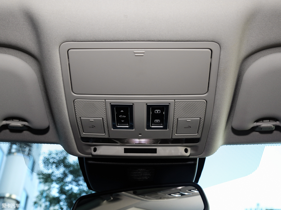 2017ݱXE 2.0T 200PS R-SPORT